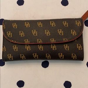 Dooney & Bourke Gretta Continental Clutch (Wallet)